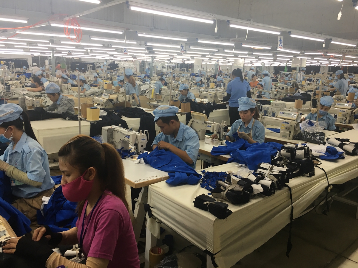 CNLĐ đang làm việc tại Công ty Cổ phần May xuất khẩu Phan Thiết