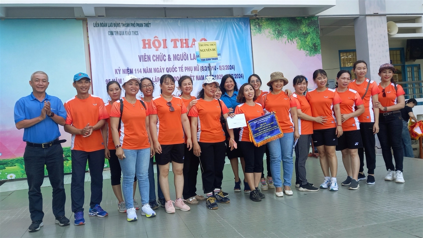 Giải ba toàn đoàn: Trường THCS Nguyễn Du
